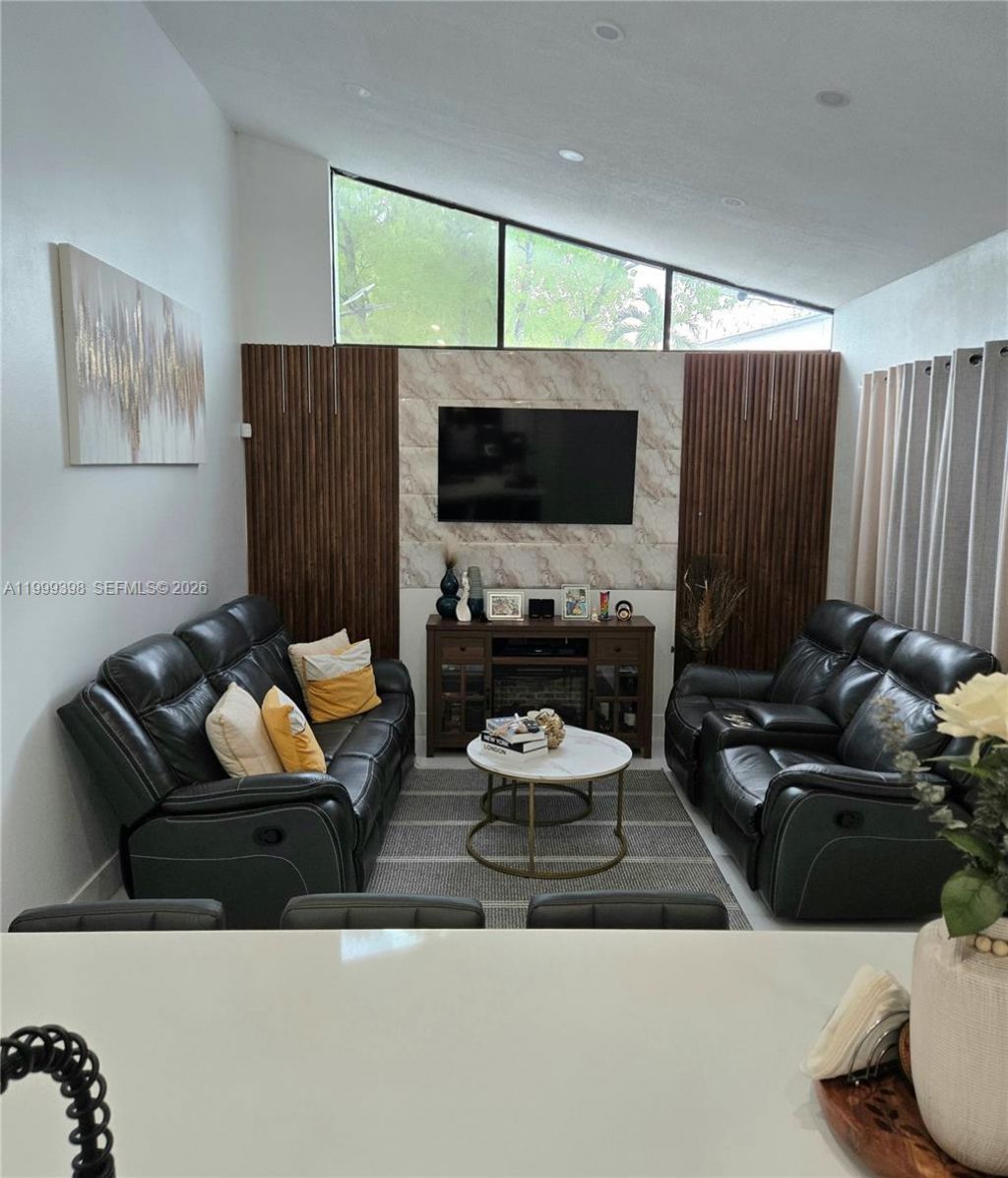 4430 NW 185th St, Miami Gardens, FL 33055 Photo