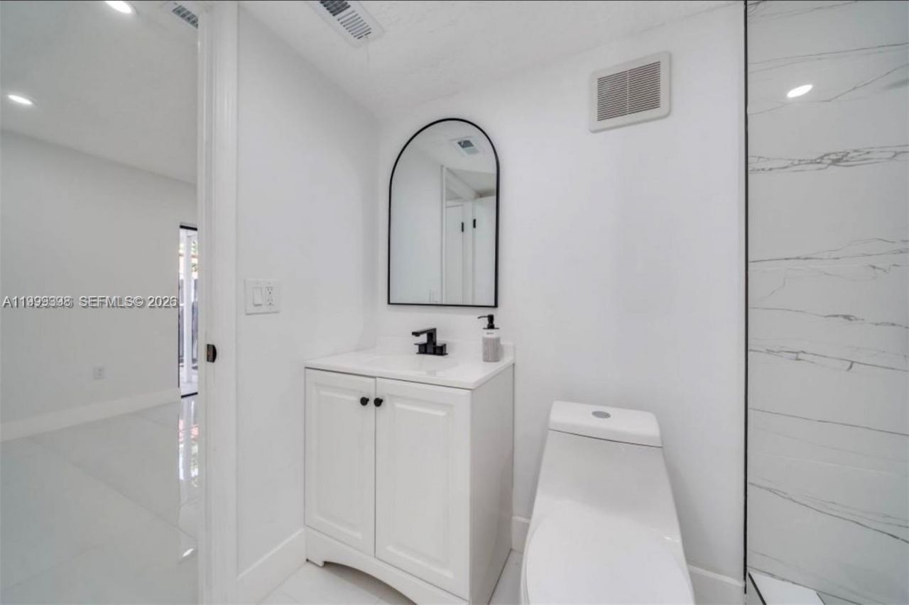 4430 NW 185th St, Miami Gardens, FL 33055 Photo