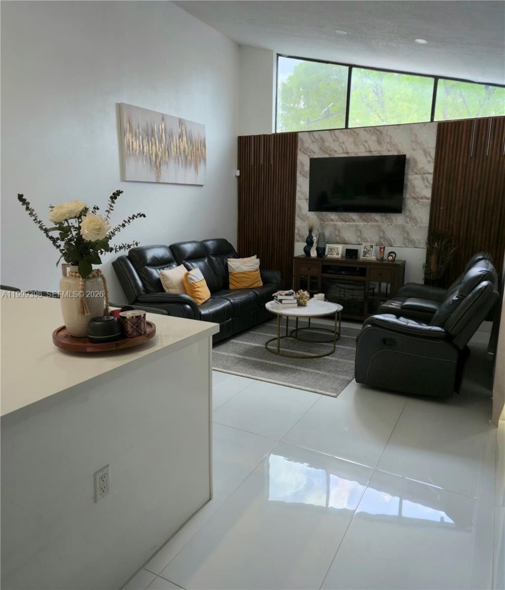 4430 NW 185th St, Miami Gardens, FL 33055 Photo