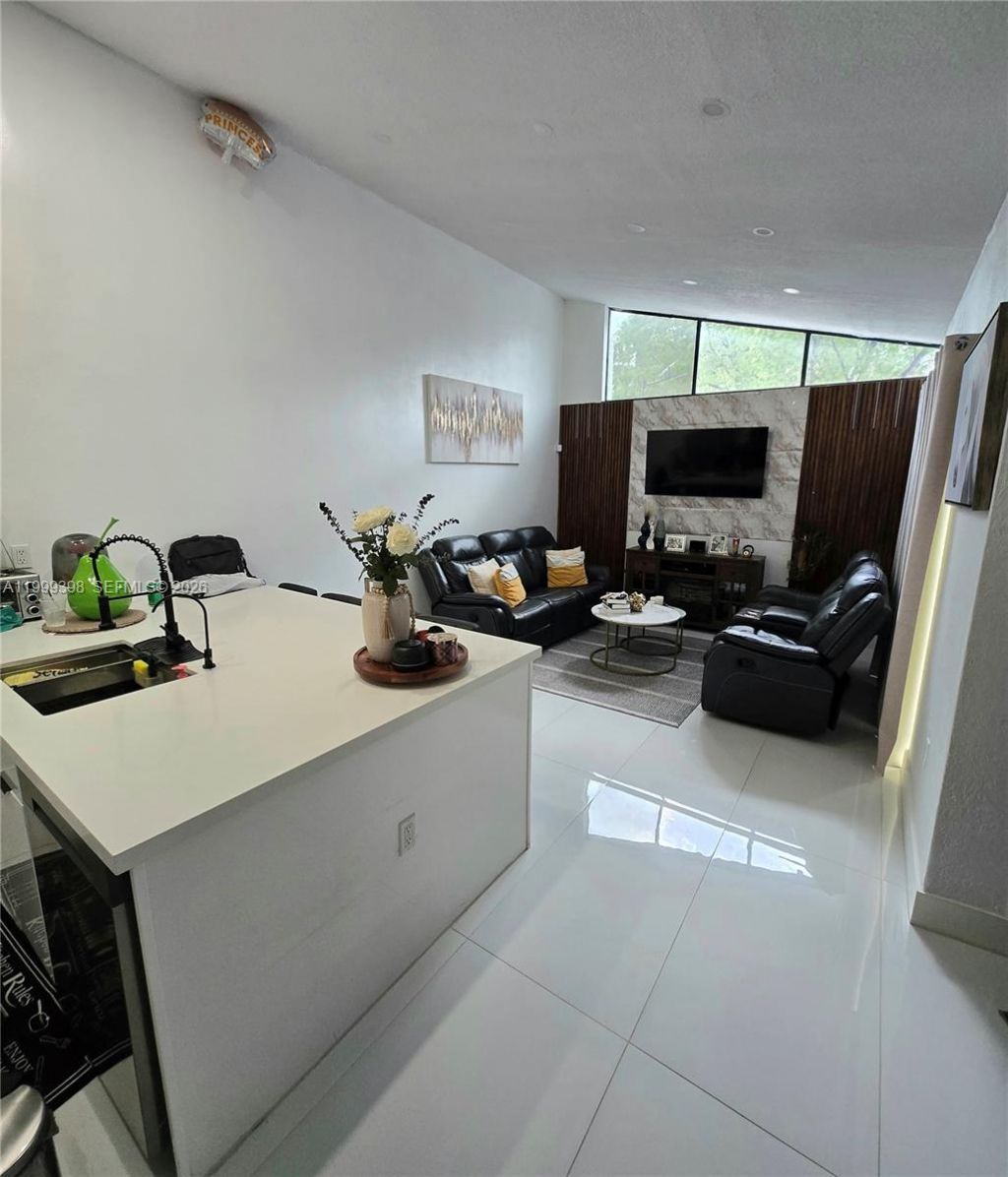 4430 NW 185th St, Miami Gardens, FL 33055 Photo