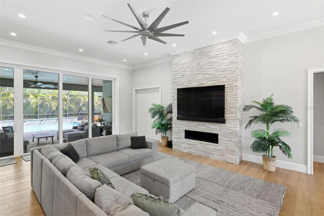 1705 Wisconsin Lane, Sarasota, FL 34239 Photo