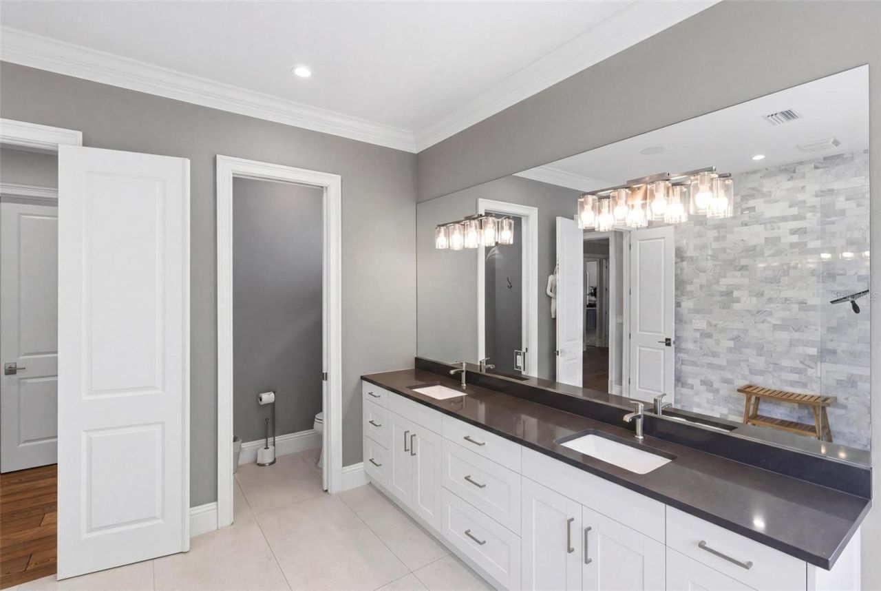 1705 Wisconsin Lane, Sarasota, FL 34239 Photo