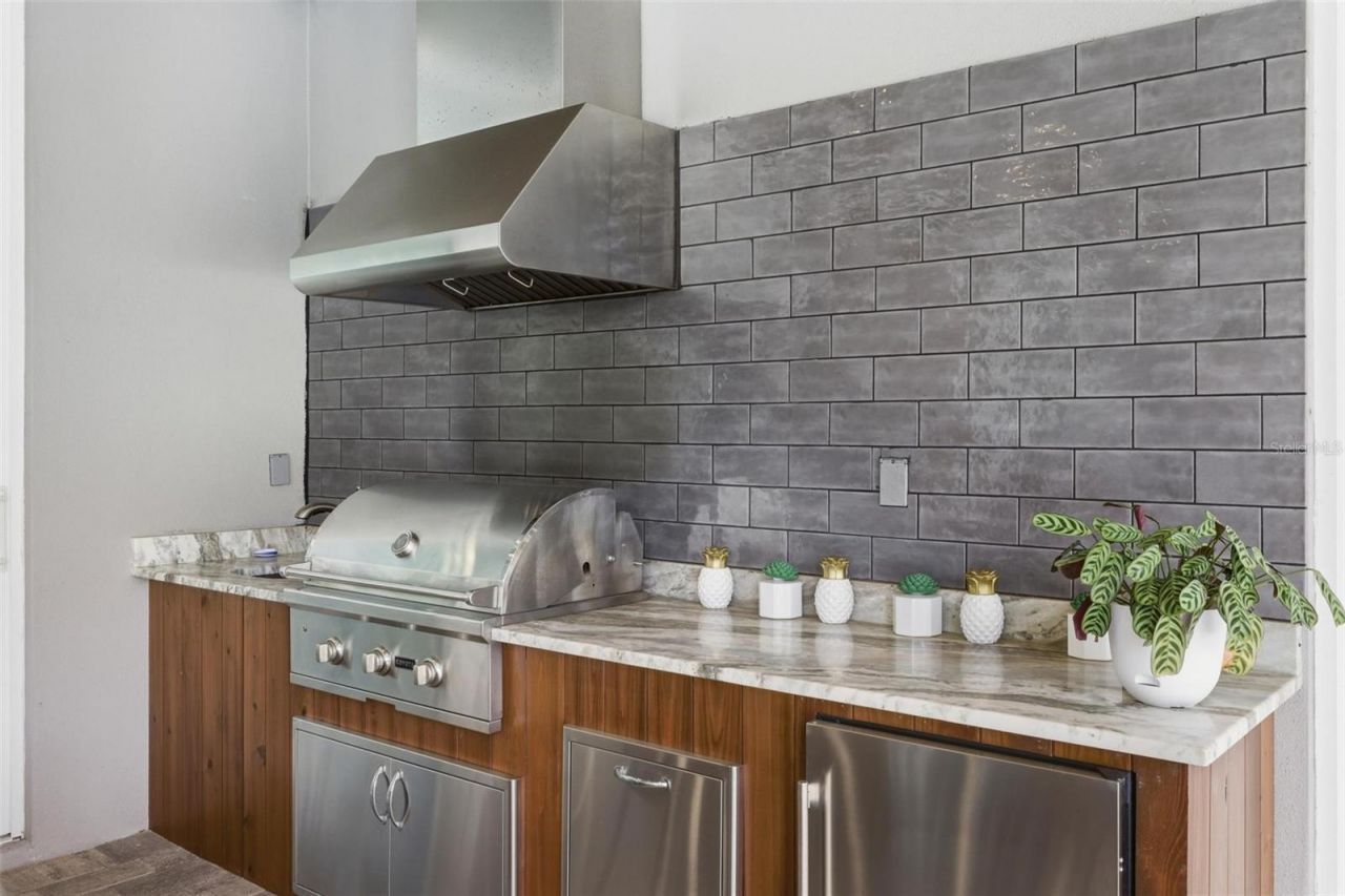 1705 Wisconsin Lane, Sarasota, FL 34239 Photo