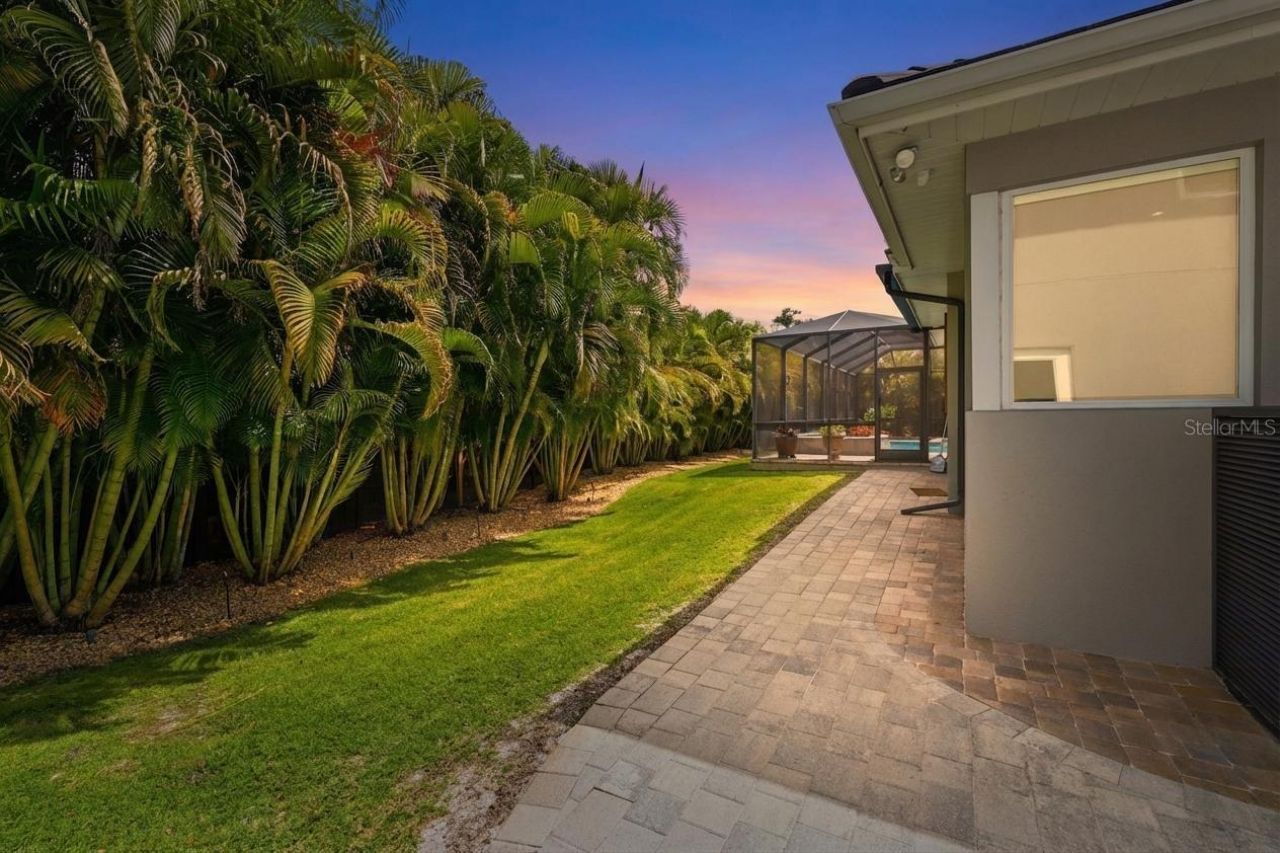 1705 Wisconsin Lane, Sarasota, FL 34239 Photo