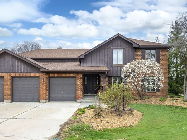 90 Golf View Lane , Unit A, Frankfort, IL 60423