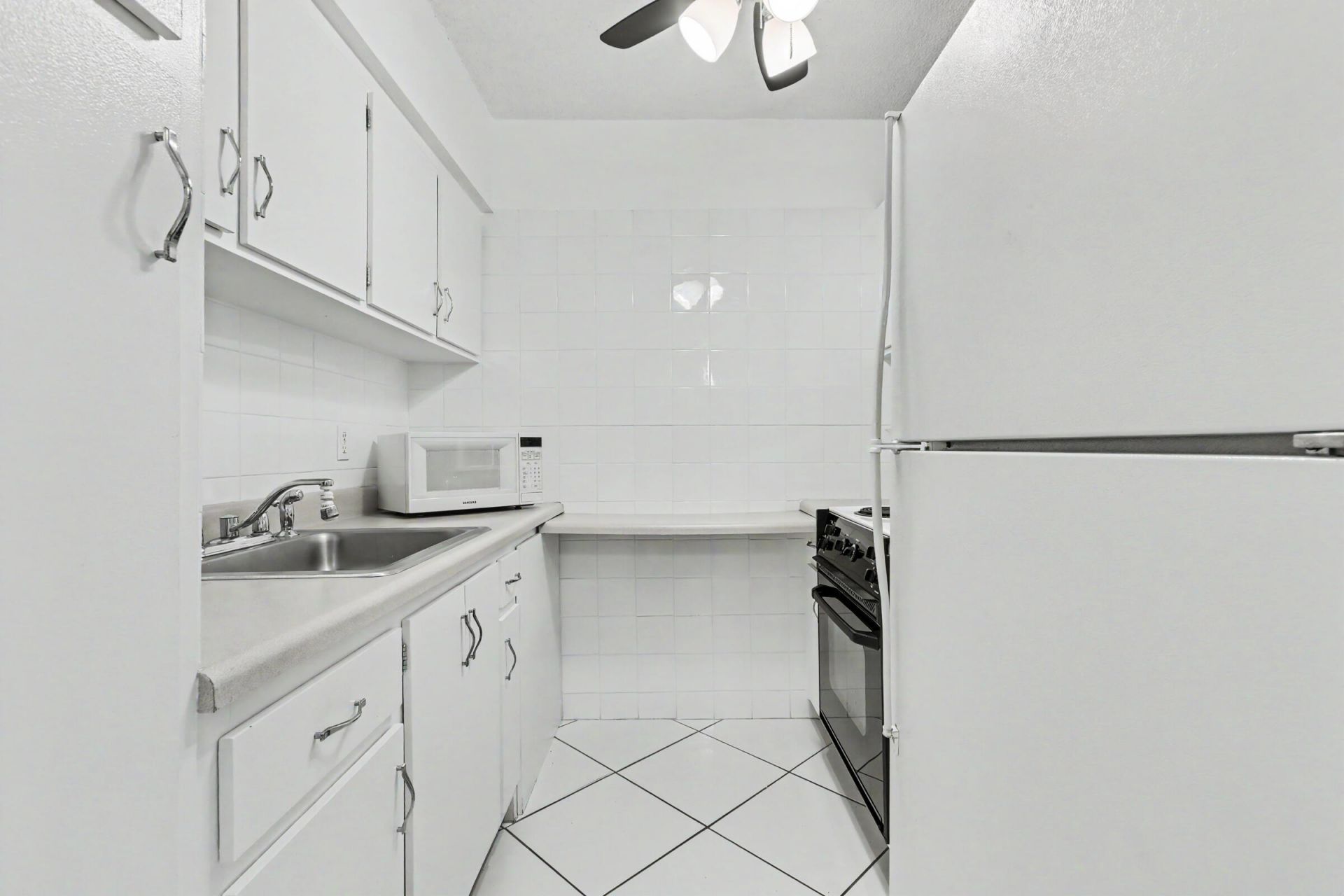 900 SW 10th Terrace, Unit S-19, Hallandale Beach, FL 33009 Photo