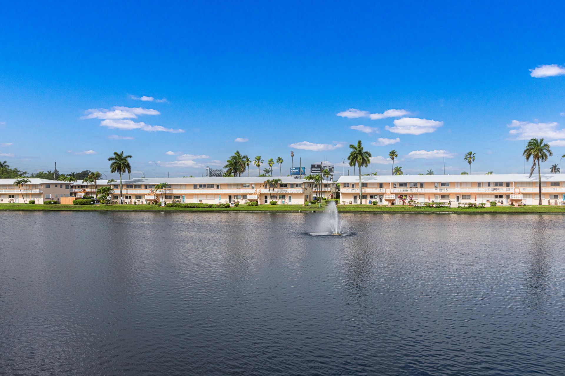 900 SW 10th Terrace, Unit S-19, Hallandale Beach, FL 33009 Photo