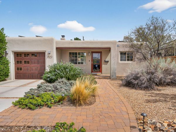 420 Manzano Street NE, Albuquerque, NM 87108
