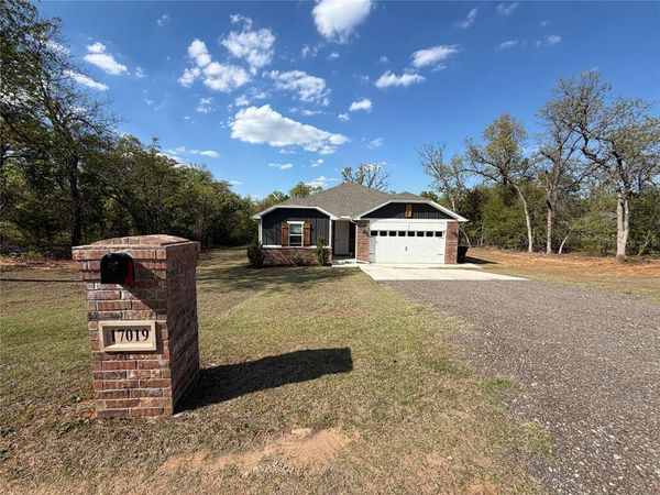 17019 Oak Ridge Circle, Newalla, OK 74857