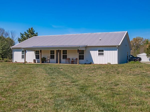 863 Robert Wilson Rd , McMinnville, TN 37110