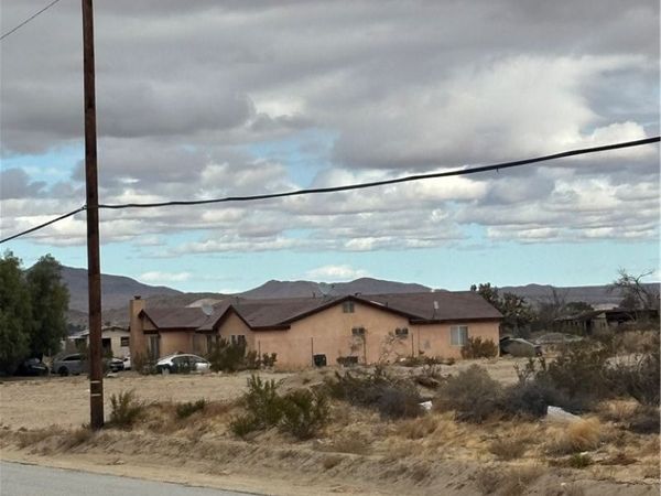 165 E Avenue S8, Palmdale, CA 93591