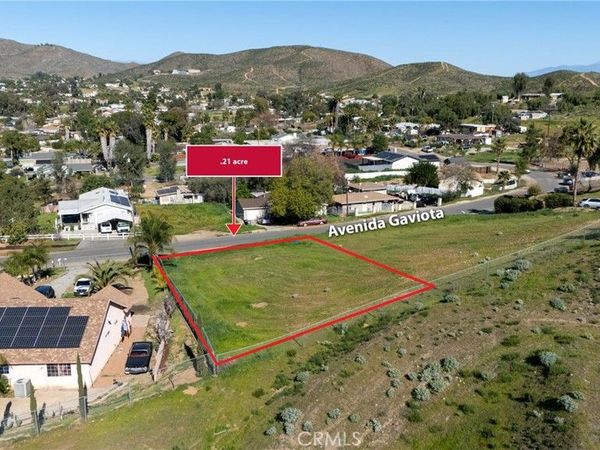 1 Avenida Gaviota, Menifee, CA 92587