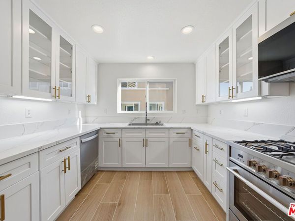 25715 Wagner Way, Unit B, Stevenson Ranch, CA 91381