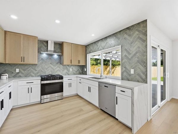 12437 Ridgeton Dr, Lakeside, CA 92040