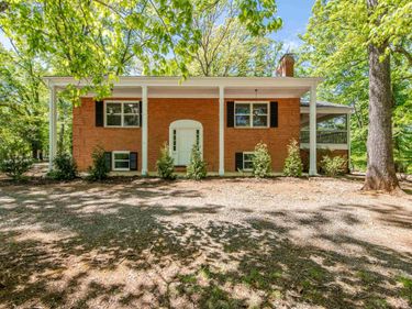 337 CARRSBROOK DR, Charlottesville, VA 22901
