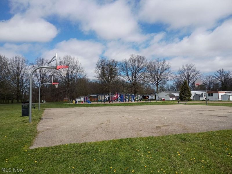 160 Kentucky Drive , Elyria, OH 44035 Photo 15