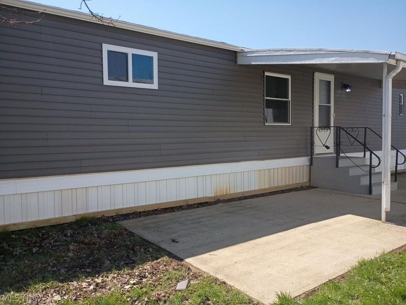 160 Kentucky Drive , Elyria, OH 44035 Photo 18