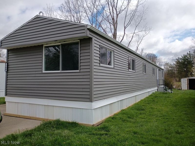 160 Kentucky Drive , Elyria, OH 44035 Photo 2