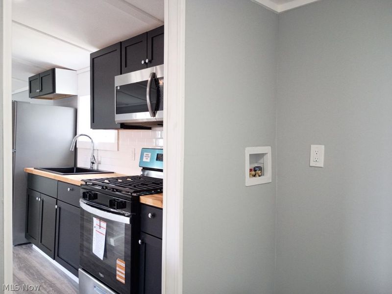 160 Kentucky Drive , Elyria, OH 44035 Photo 5