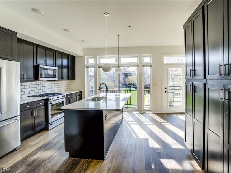 2283 W 19th Street , Cleveland, OH 44113 Photo 12