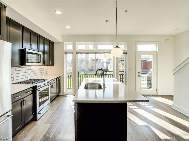 2283 W 19th Street , Cleveland, OH 44113 Photo 16