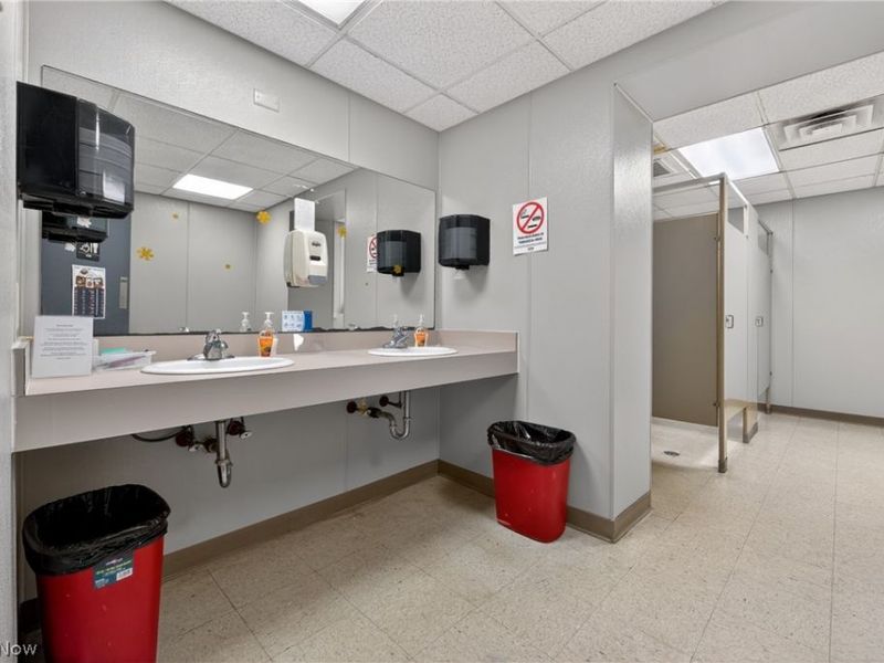 7459 Columbus Road NE, Louisville, OH 44641 Photo 38