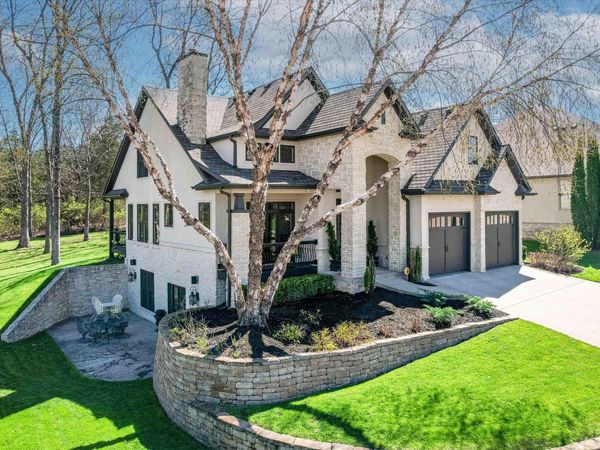 1100 E Old Hawthorne Drive, Columbia, MO 65201