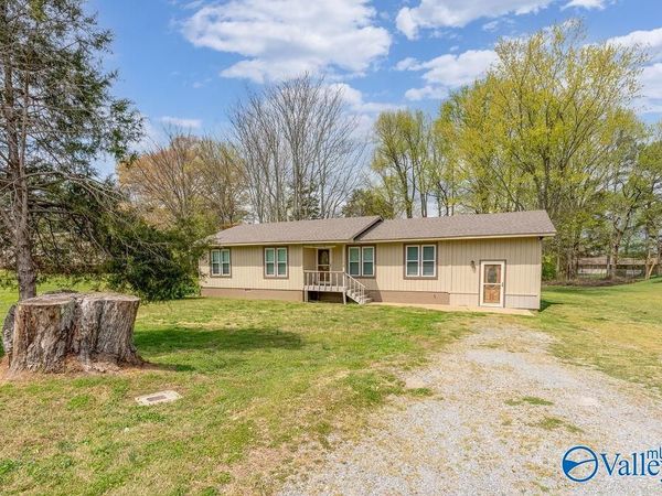 102 11th Street W, Grant, AL 35747