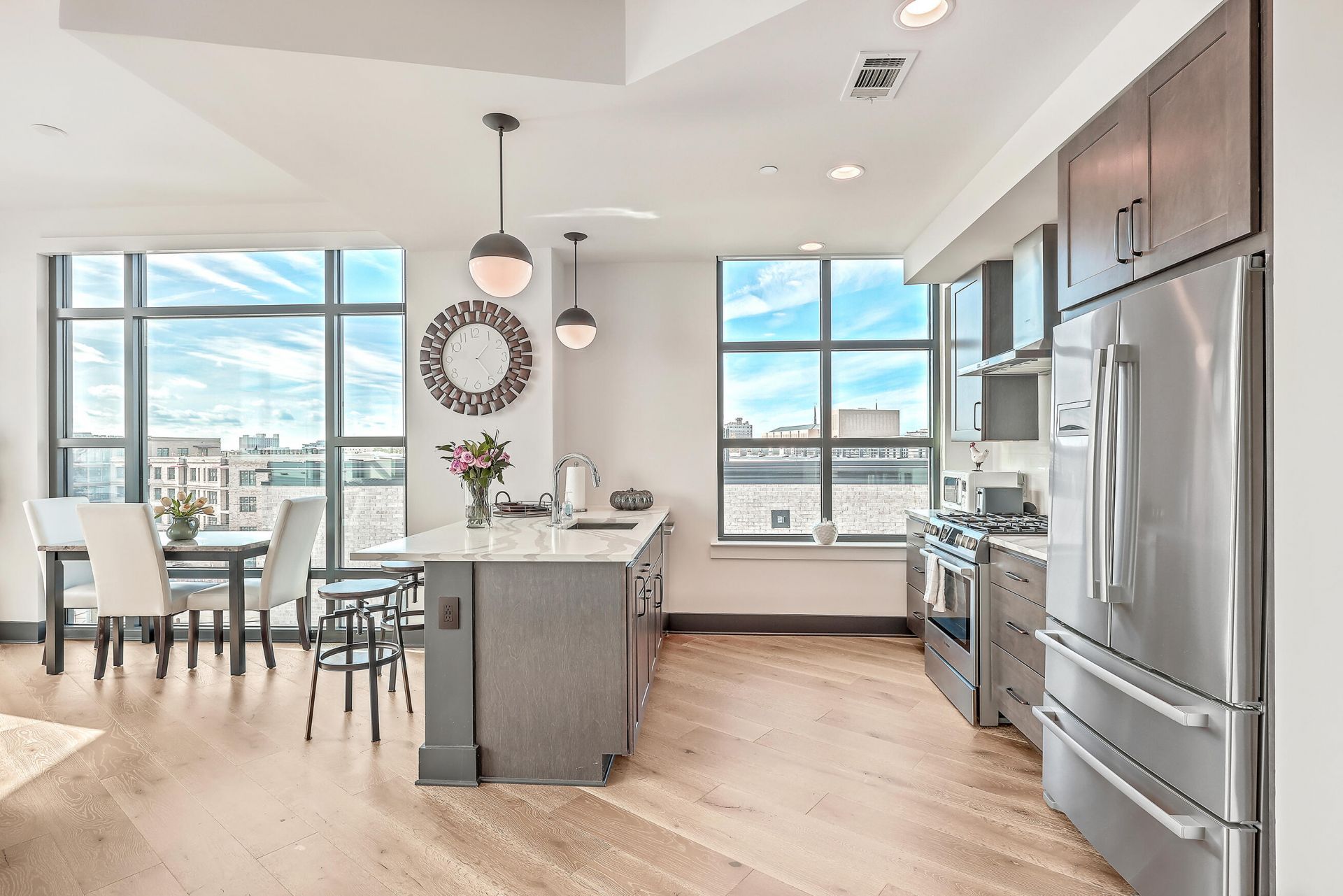 5 Gadsdenboro Street Photo 10