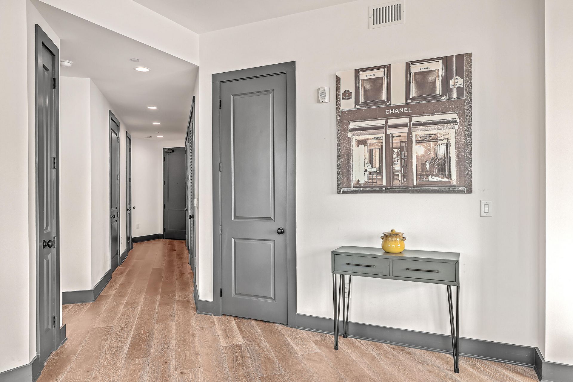 5 Gadsdenboro Street Photo 11