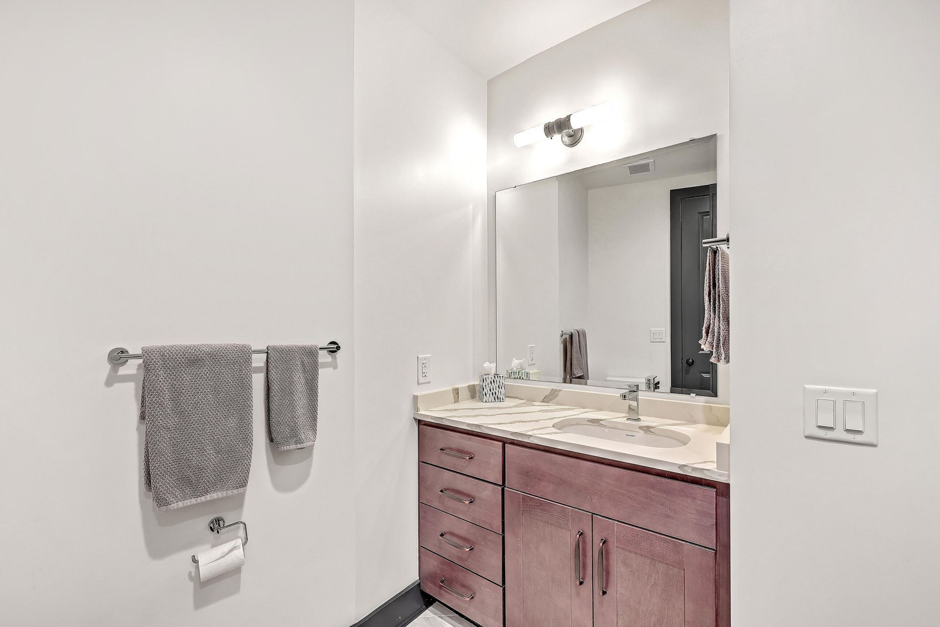 5 Gadsdenboro Street Photo 18