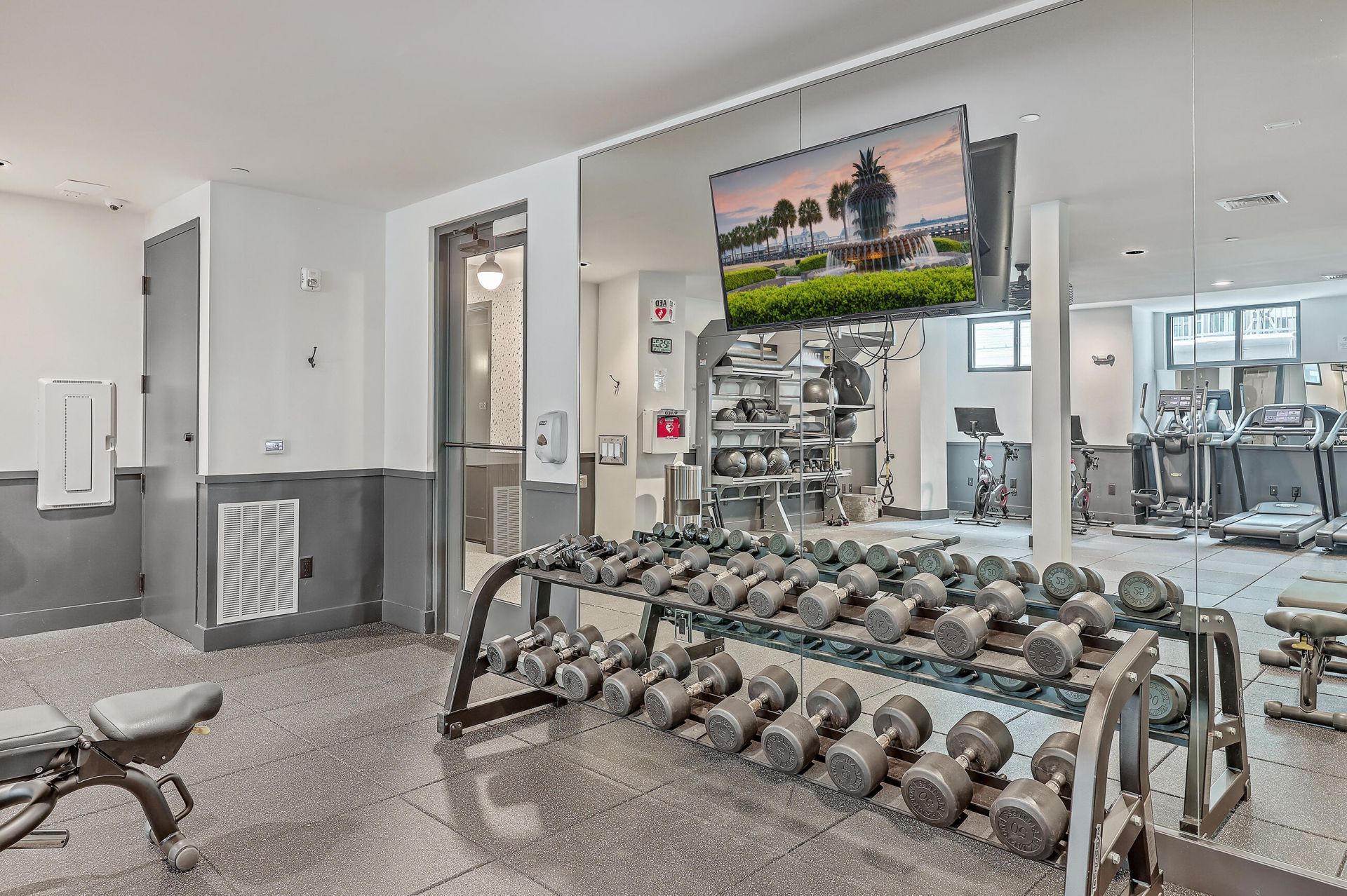 5 Gadsdenboro Street Photo 33