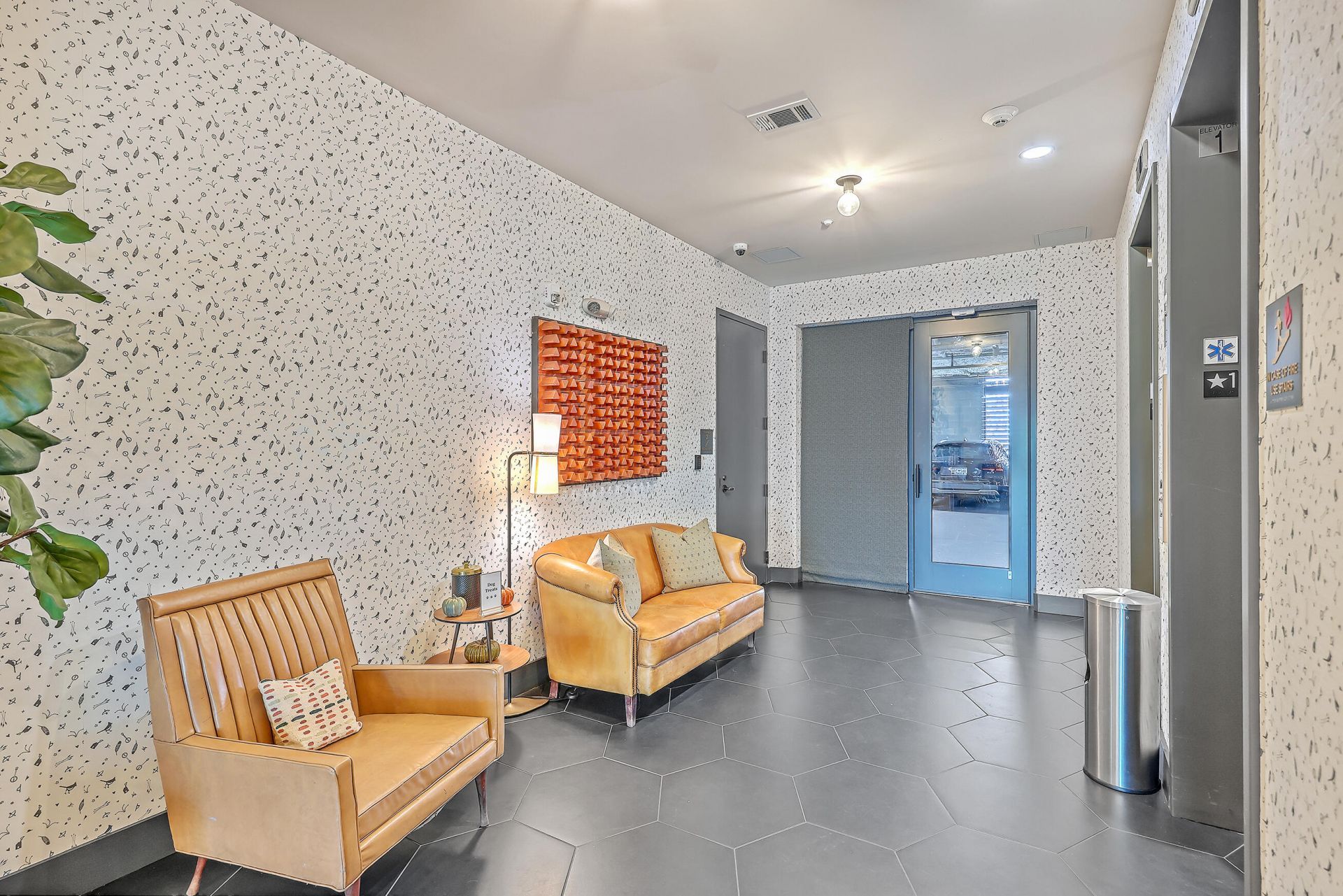 5 Gadsdenboro Street Photo 36