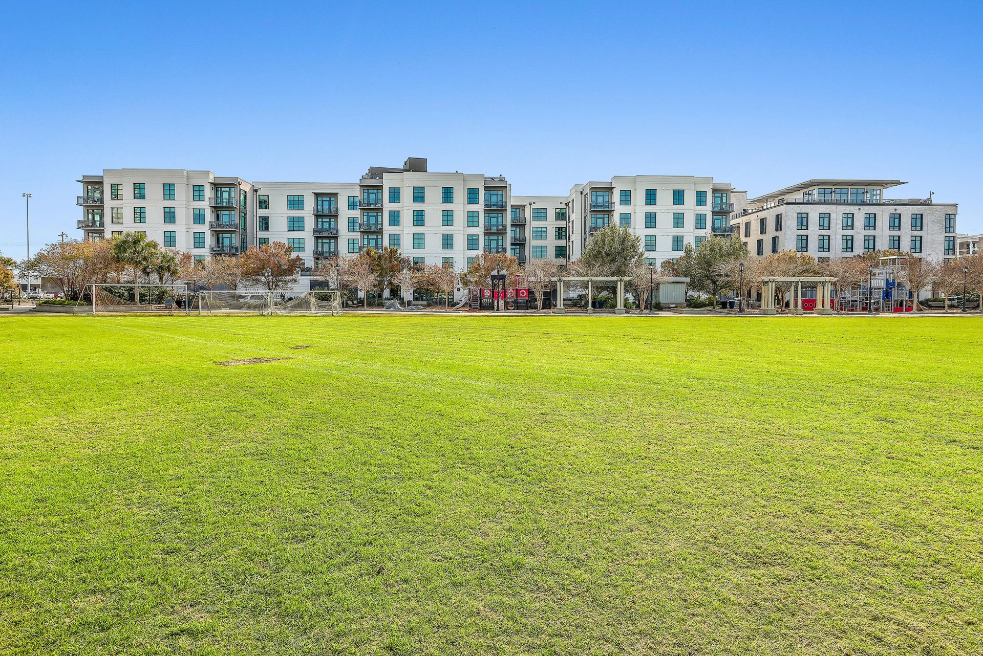 5 Gadsdenboro Street Photo 39