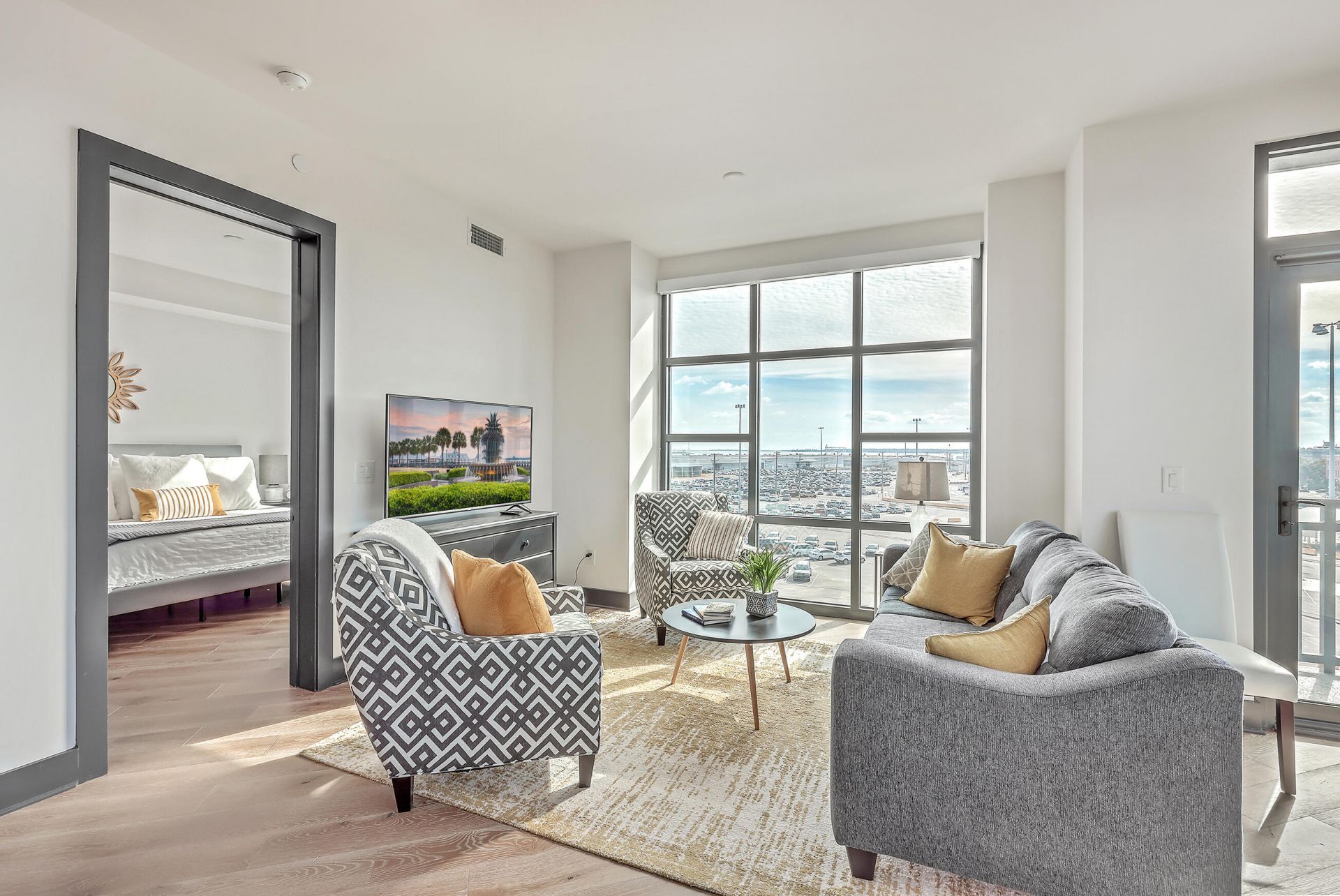 5 Gadsdenboro Street Photo 4