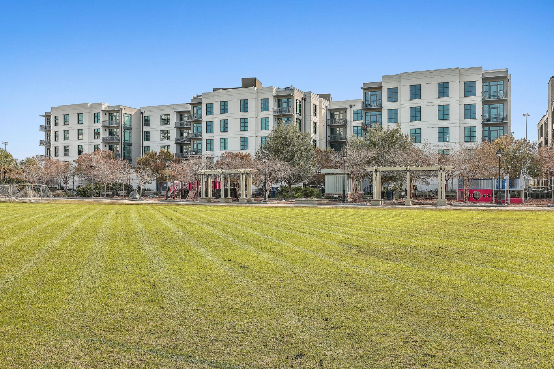 5 Gadsdenboro Street Photo 40