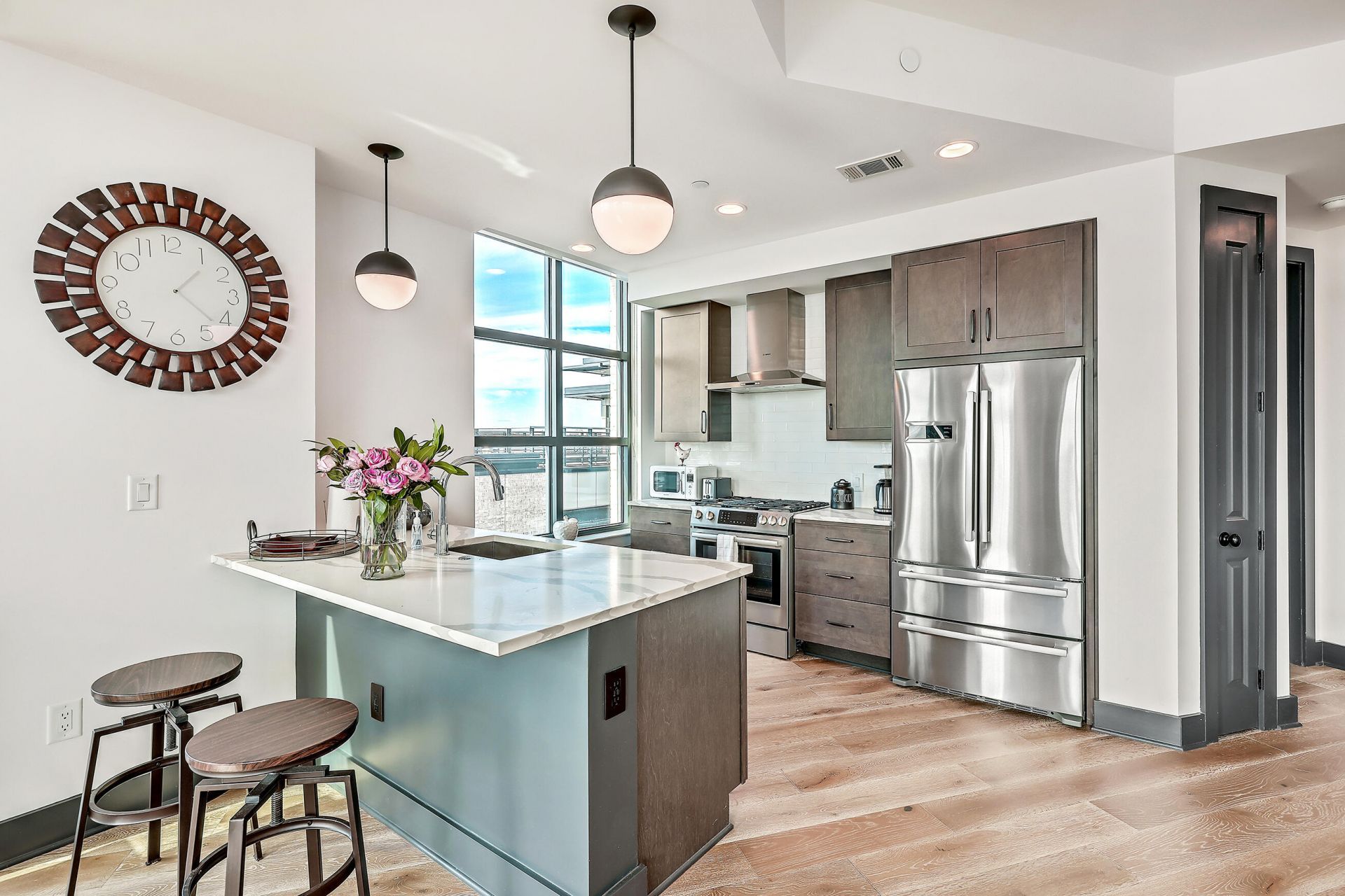 5 Gadsdenboro Street Photo 7