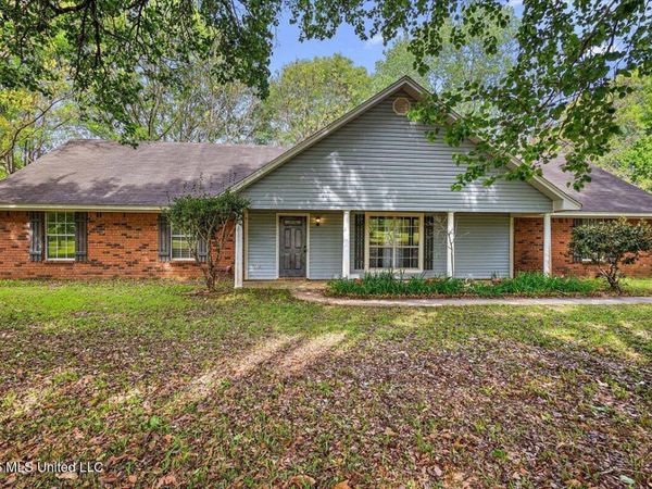 6126 Kaybrook Drive, Byram, MS 39272