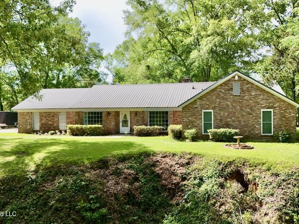 218 Gillespie Circle, Raymond, MS 39154
