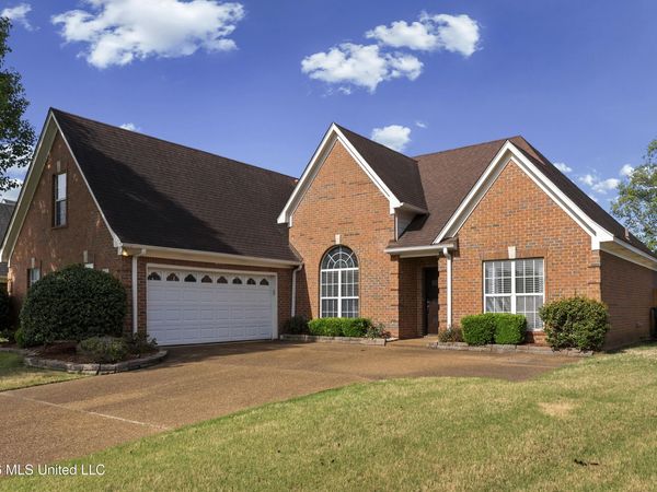 8949 W Bent Grass Loop, Southaven, MS 38671
