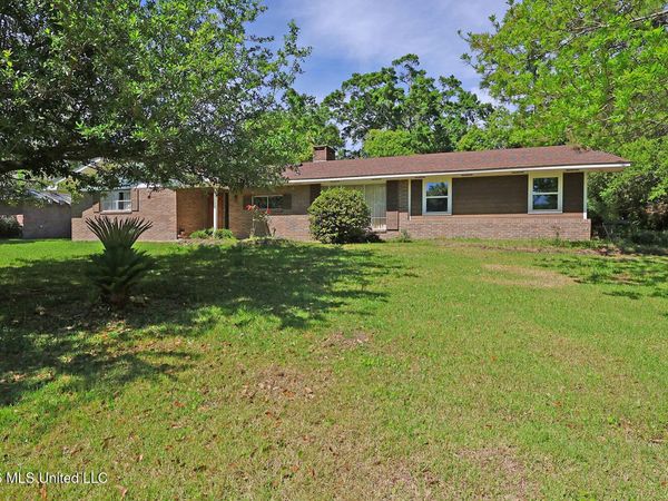 13908 Cerro Verde Drive, Ocean Springs, MS 39564