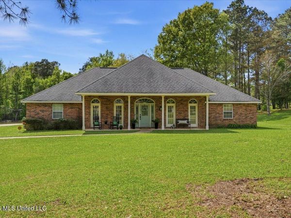 1170 Spring Lake Cove, Raymond, MS 39154