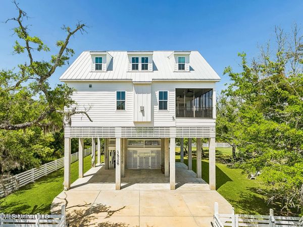 1526 Dunbar Avenue, Bay Saint Louis, MS 39520