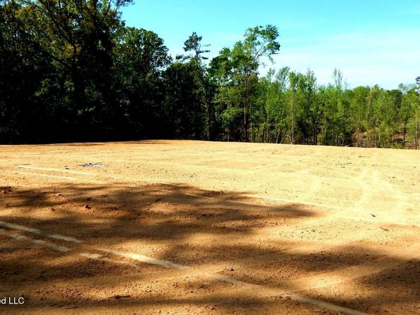 40 Nelia Road, Grenada, MS 38901