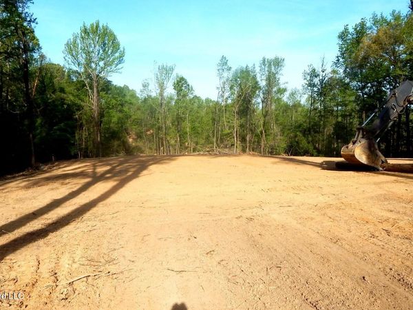 2743 Sweethome Road, Grenada, MS 38901