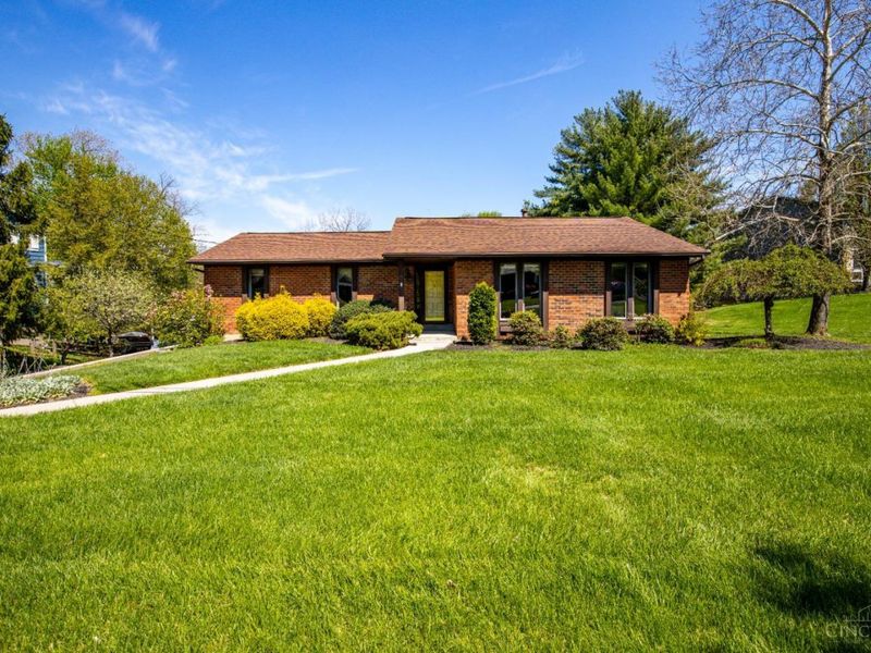 3566 Sandal Lane, Cincinnati, OH 45248 Photo 2