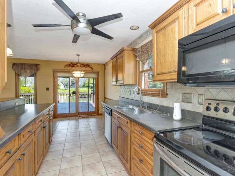 3566 Sandal Lane, Cincinnati, OH 45248 Photo 22