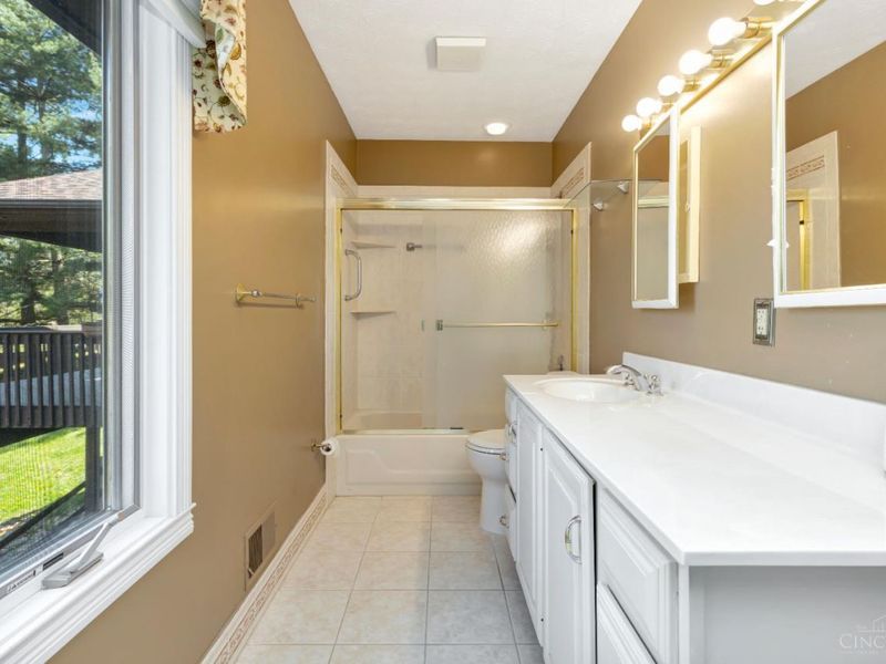 3566 Sandal Lane, Cincinnati, OH 45248 Photo 30
