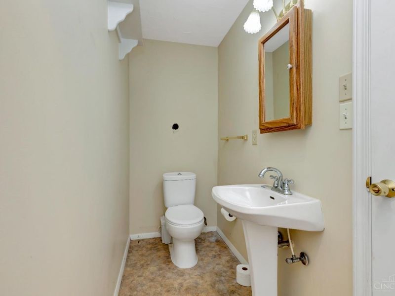 3566 Sandal Lane, Cincinnati, OH 45248 Photo 35