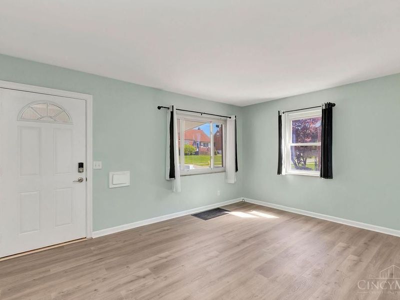 3041 Crestmoor Lane, Green Township, OH 45238 Photo 10